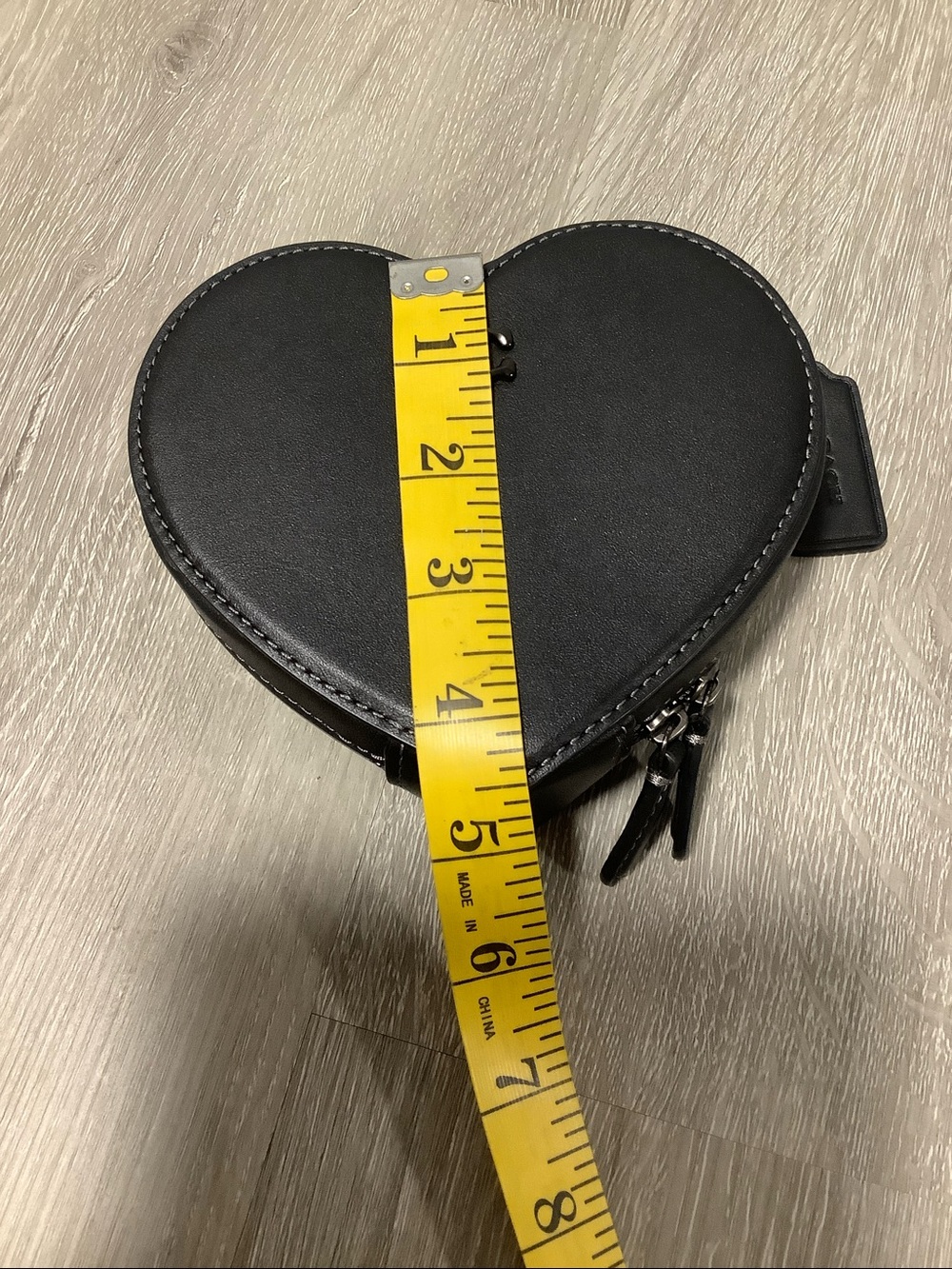 Coach black heart crossbody bag - Picture 7 of 9